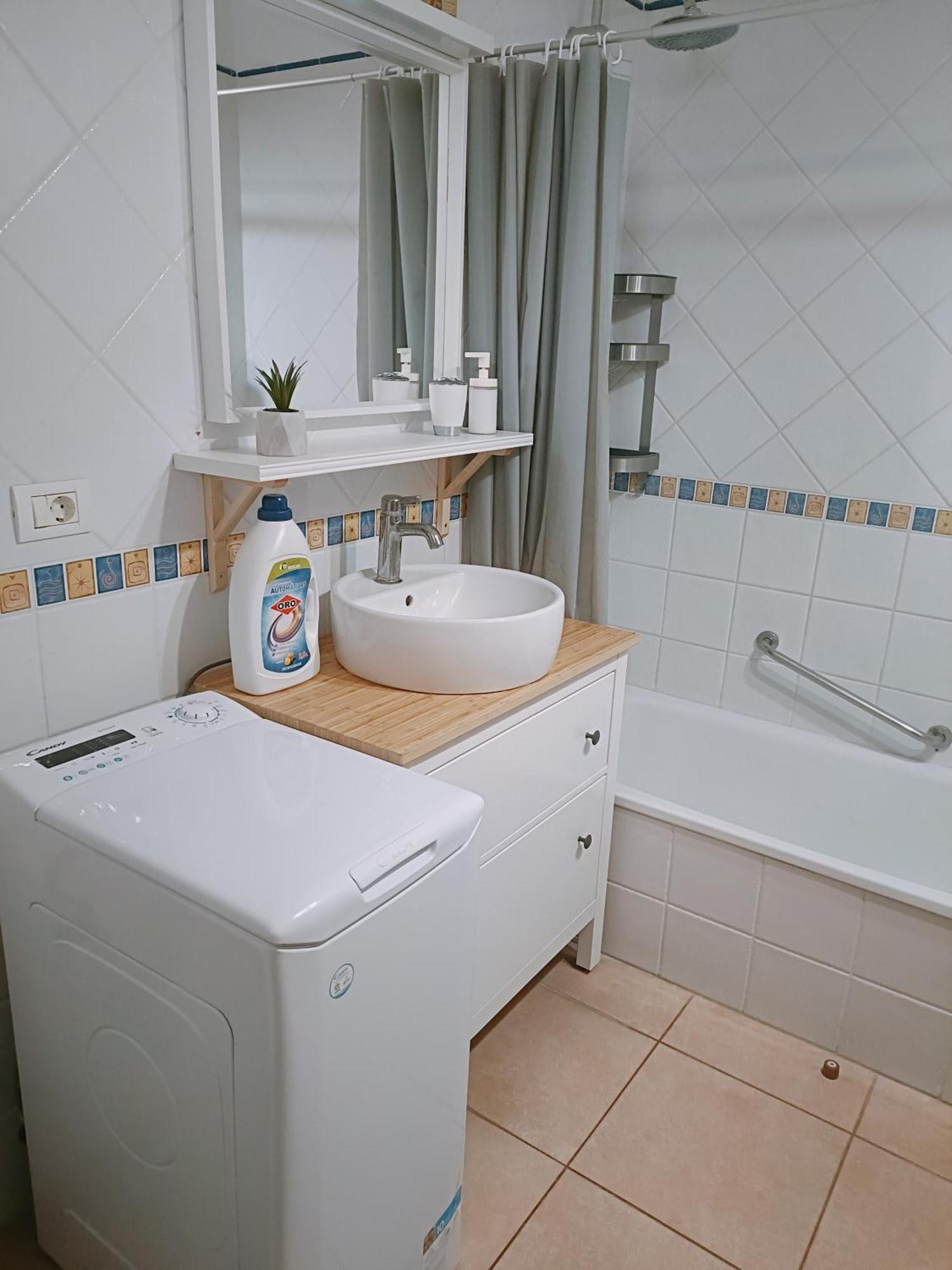 Greatly Located Apartment With Heated Pool, Los Cristianos Los Cristianos  Exterior foto